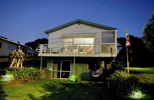 Oakura House | Oakura Beach Family Bach + Close to Everything!