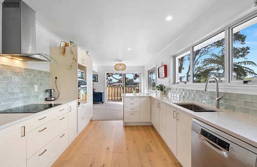 Oakura House | Oakura Oasis - ultimate beachside retreat