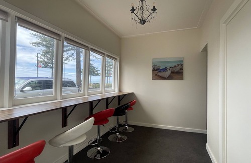 Napier House | Ocean Front Cottage Napier