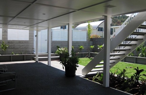 Waihi Beach House | Ocean View Bach, 300m to the beach