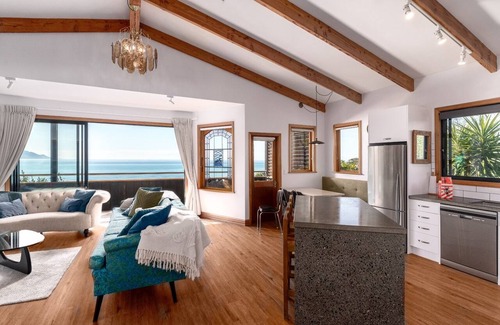 South Bay House | Ocean View Retreat | The Gallery