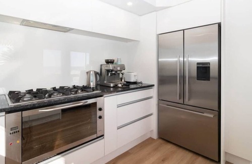 Rewa House | Oceanfront Home Near Fitzroy Beach