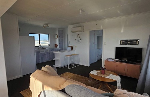 Foxton Beach Apartment | Oceanview 2bedroom Apartment