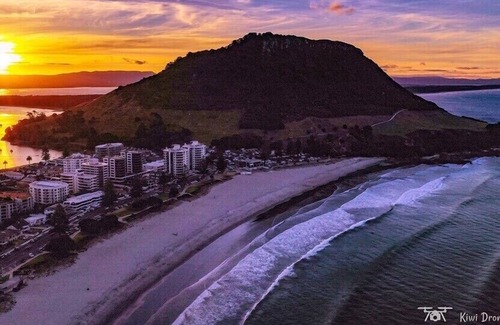 Mount Maunganui House | Oceanview Escape 2mins from beach