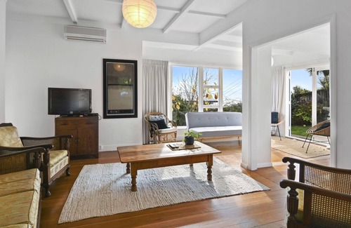 Nelson House | OCEANVIEW VILLA - NELSON HOLIDAY HOME, family friendly in Nelson