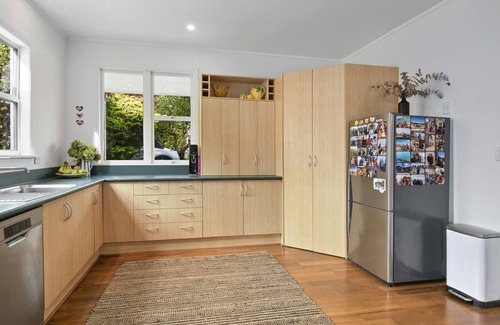 Nelson House | OCEANVIEW VILLA - NELSON HOLIDAY HOME, family friendly in Nelson