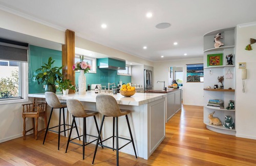 Papamoa Beach House | Ohana - Papamoa Holiday Home