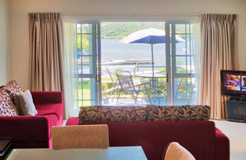 Mourea Resort | Okawa Bay Resort, Lake Rotoiti, one week in January 2022.