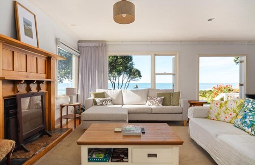 Wainui House | On the Dunes - Beachfront Kiwi bach