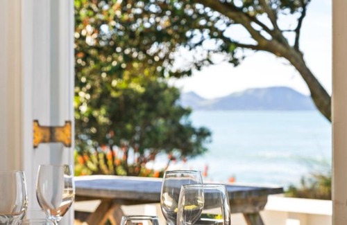 Wainui House | On the Dunes - Beachfront Kiwi bach