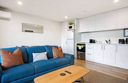 Christchurch City Centre Apartment | One Bedroom City Base with Free Carpark