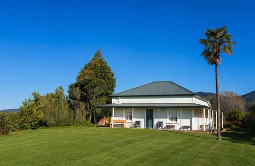 Onekaka Villa | Otere River View Villa - Golden Bay