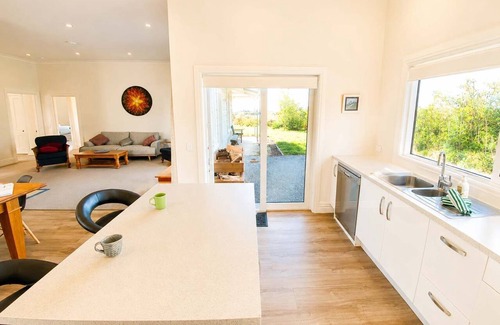 Onekaka Villa | Otere River View Villa - Golden Bay