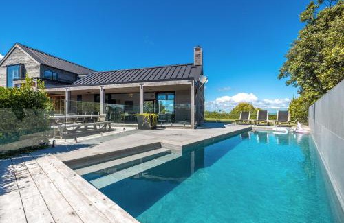 Surfdale House | Pacific Escape, Oneroa - Be My Guest Waiheke