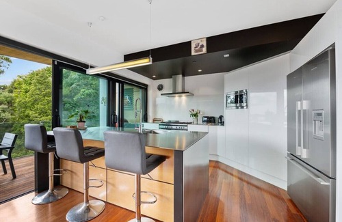 Paihia House | Paihia Sea Views with a Pool