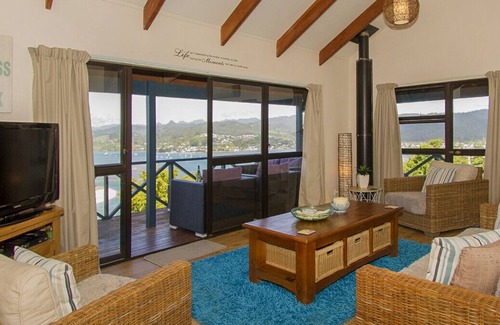 Tairua Cottage | PAKU PARADISO - TAIRUA HOLIDAY HOME, family friendly in Pauanui