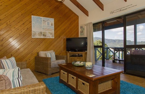 Tairua Cottage | PAKU PARADISO - TAIRUA HOLIDAY HOME, family friendly in Pauanui