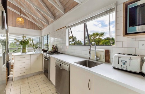 Waiheke Island House | Palm Beach Escape - Our Island