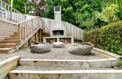 Palm Beach House | Palm Cottage - Stay Waiheke