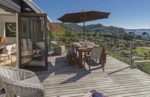 Hahei Cottage | PANORAMA IN HAHEI - HAHEI HOLIDAY HOME, family friendly in Hahei