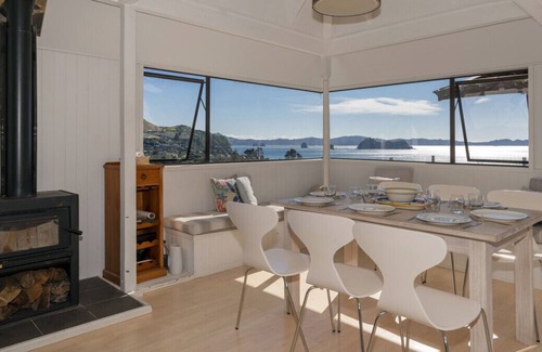 Hahei Cottage | PANORAMA IN HAHEI - HAHEI HOLIDAY HOME, family friendly in Hahei
