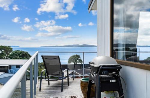 Snells Beach House | Panui Views - Snells Beach Holiday Home