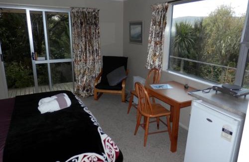 Papatowai Hotel | Papatowai Kereru Cabin