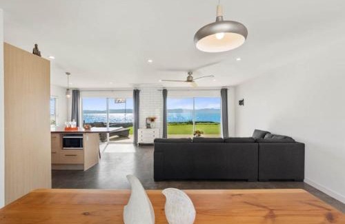 Whakatiwai House | Paradise at Your Door