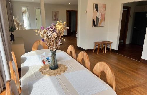 Burnside Villa | Peaceful four bedroom holiday house near airport