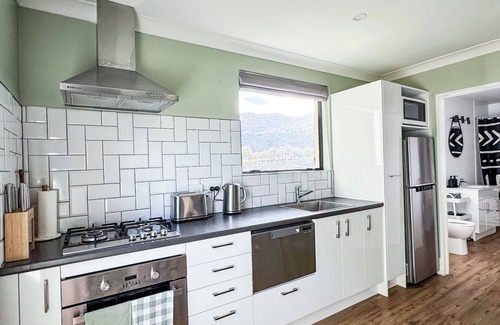 Speargrass Flat Apartment | Peaceful Rural Retreat at the Base of Coronet Peak and linking to QT trails!