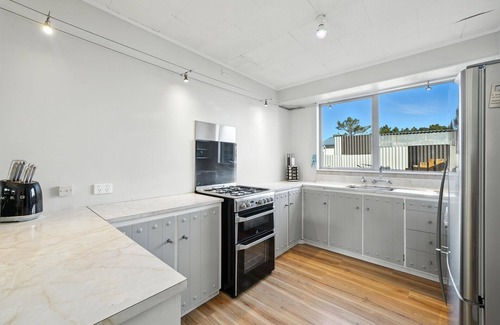 Birdlings Flat House | Pebble Shore Haven - Little River Holiday Home
