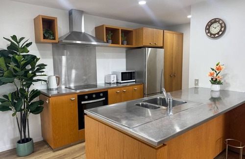 Auckland Central Business District Apartment | Penthouse Perfection 3 bd, 2 bth-free carpark and pool