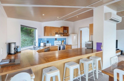 Queenstown House | Perfect for 2-9 Guests with Spectacular Views Thompson Street Twin B