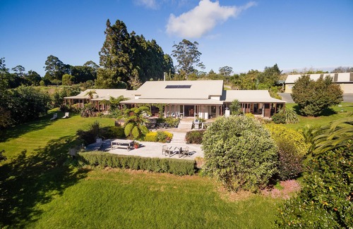 Kerikeri Cabin | Perfect for a big group and family ! PUKETOTARA LODGE KERIKERI!