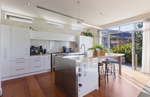 Arthur's Point House | Perfect for families, this spacious home with spa pool is perfect for relaxation or adventure.