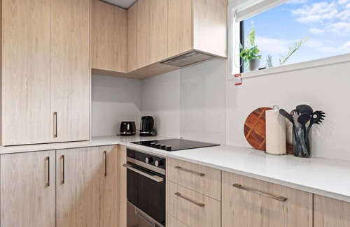 Mount Albert House | Perfect For You and Your Family!