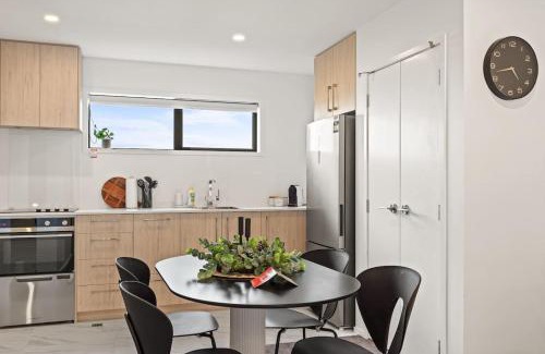 Mount Albert House | Perfect For You and Your Family