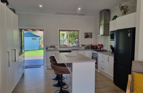 Coromandel House | Pet Friendly/Close to Town/Quiet Location/Internet/Smart TV/Fisherman Friendly