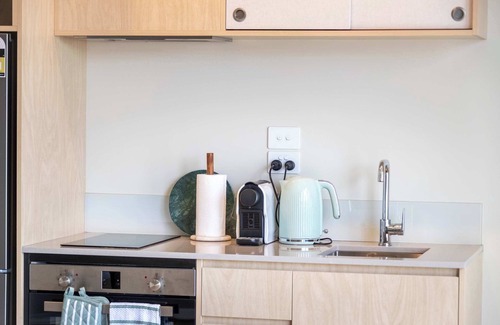 Petone Apartment | Petone 2BR | Near Jackson St + Beach | Kitchen