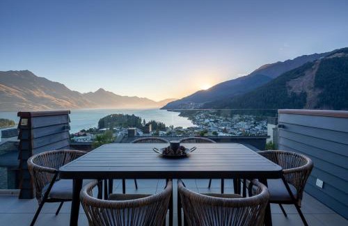 Queenstown City Centre Villa | Picture Point Villa 10B