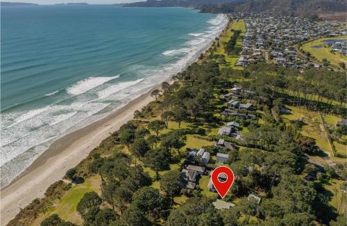 Matarangi House | Pine Haven - Matarangi Holiday Home