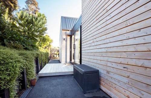 Akaroa Bed & Breakfast | Pinot's Pod