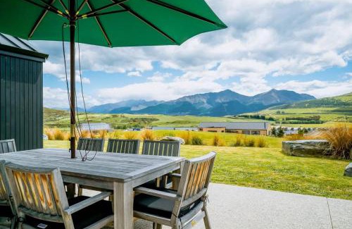 Jacks Point House | Pioneer at Jack’s Point