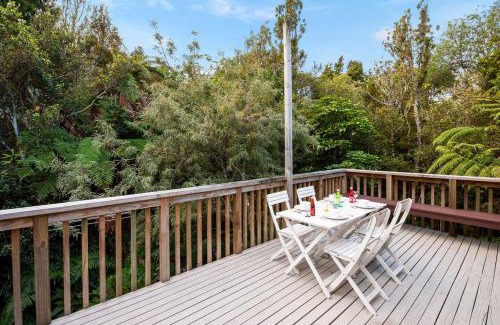 Pukawa House | Piwakawaka ā Pukawa - Pukawa Bay Holiday Home