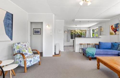 Pohara House | Pohara Beach Family Baches