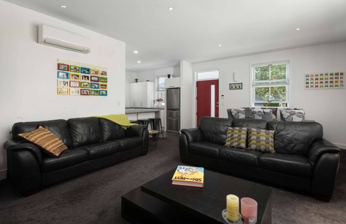 Waihi Beach House | Pohutukawa Cottage Escape to paradise at this stylish Waihi Beach holiday home!