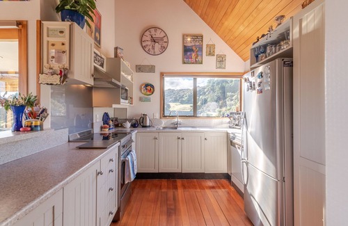 Akaroa House | Pointers - Akaroa Holiday Home