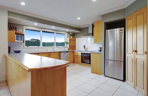 Pokeno House | Pokeno Country Retreat | Spa, BBQ and Rural Views