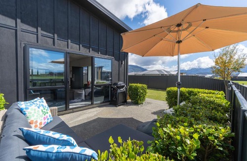 Te Anau House | Pounamu Paradise - Te Anau Holiday Home