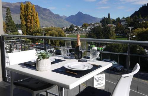 Queenstown City Centre Apartment | Prime Location in Town Centre with Alpine Views